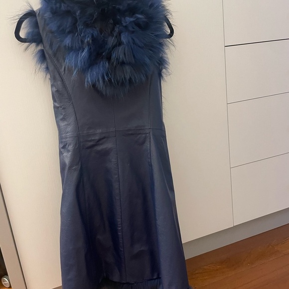 🔥SEND OFFERS🔥 BLUE reversible real fur and leather long vest​​ - Picture 3 of 10